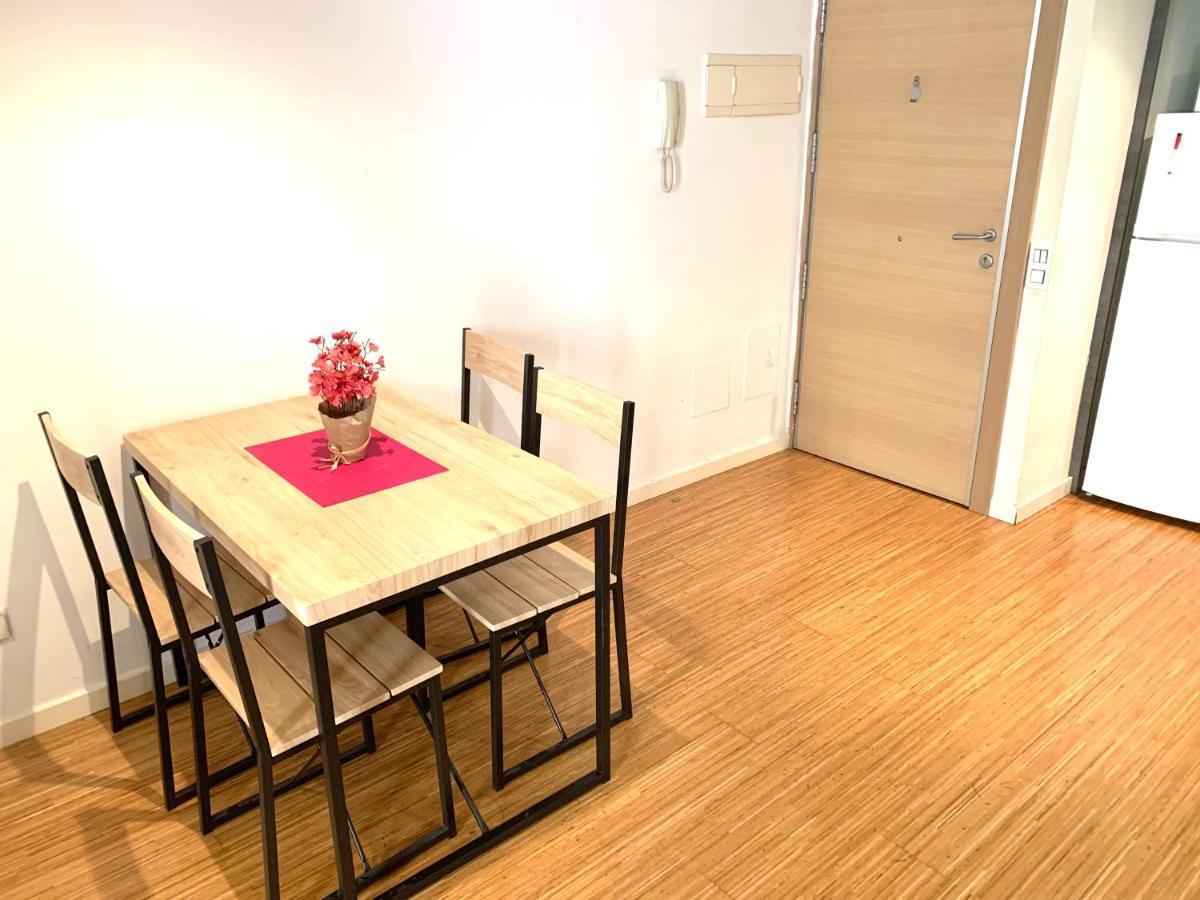 Apartment Next To Ramblas Barcelona Exterior foto